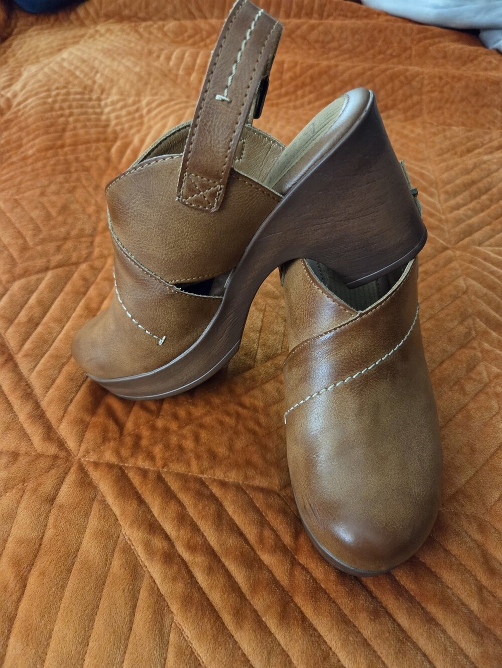 B.O.C Clogs Tan